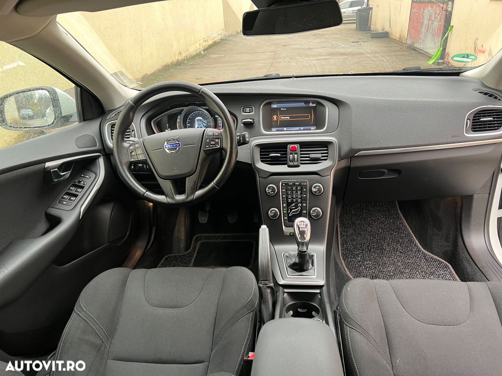 Volvo V40 D2 Basic - 17