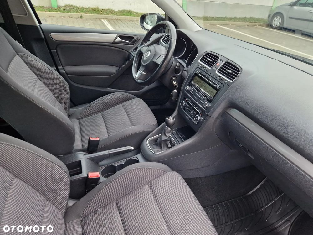 Volkswagen Golf - 32