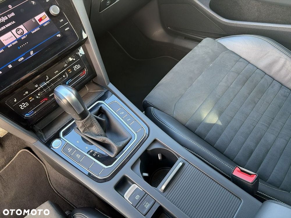 Volkswagen Passat - 22