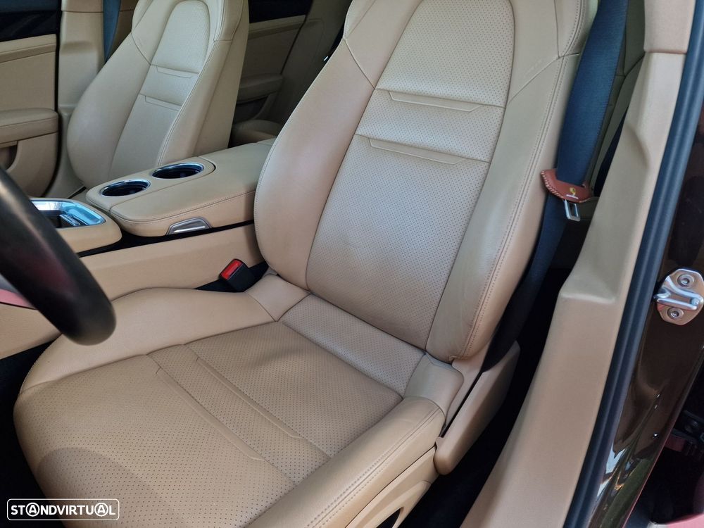 Porsche Panamera 4 E-Hybrid Edition 10 Anos - 9
