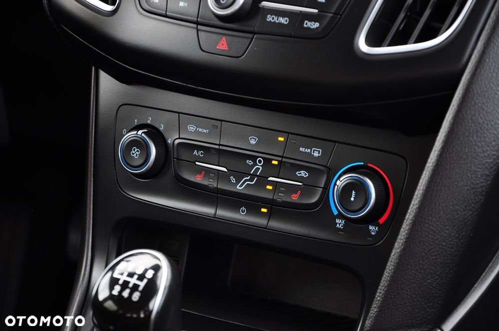 Ford Focus 1.5 EcoBlue STart-Stopp-System TITANIUM - 32