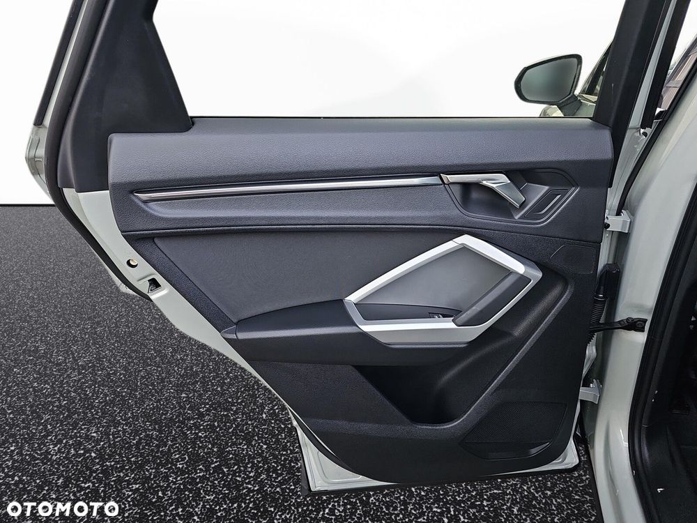 Audi Q3 Sportback - 28