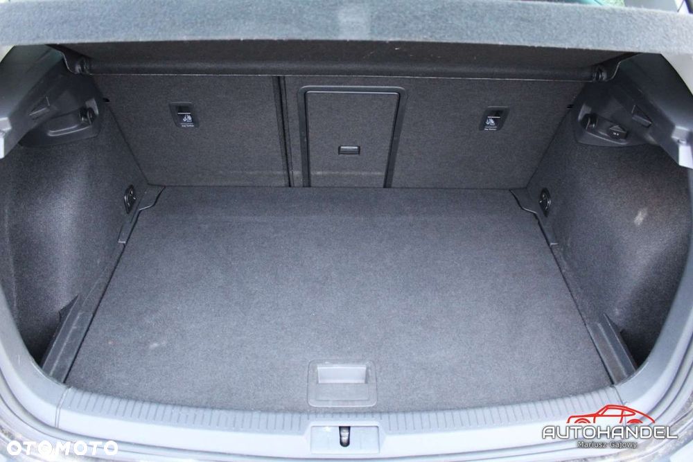 Volkswagen Golf - 20