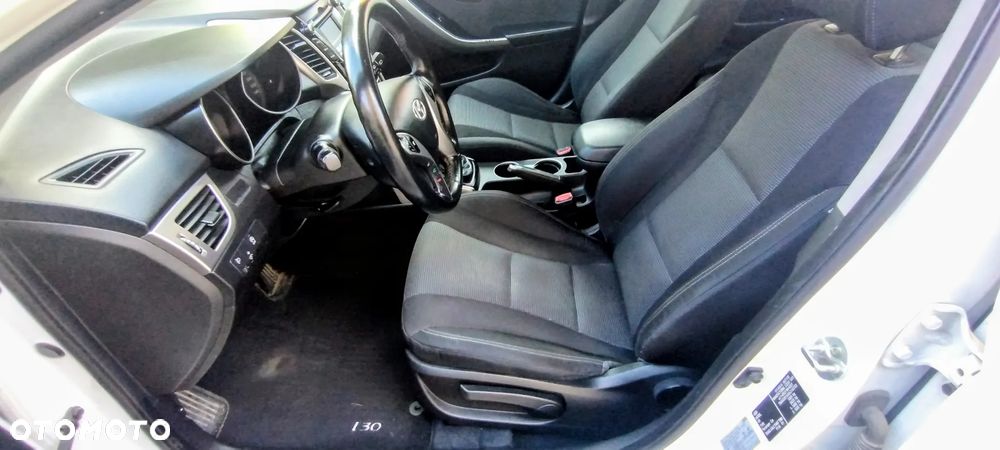 Hyundai i30 1.6 D Classic + - 18