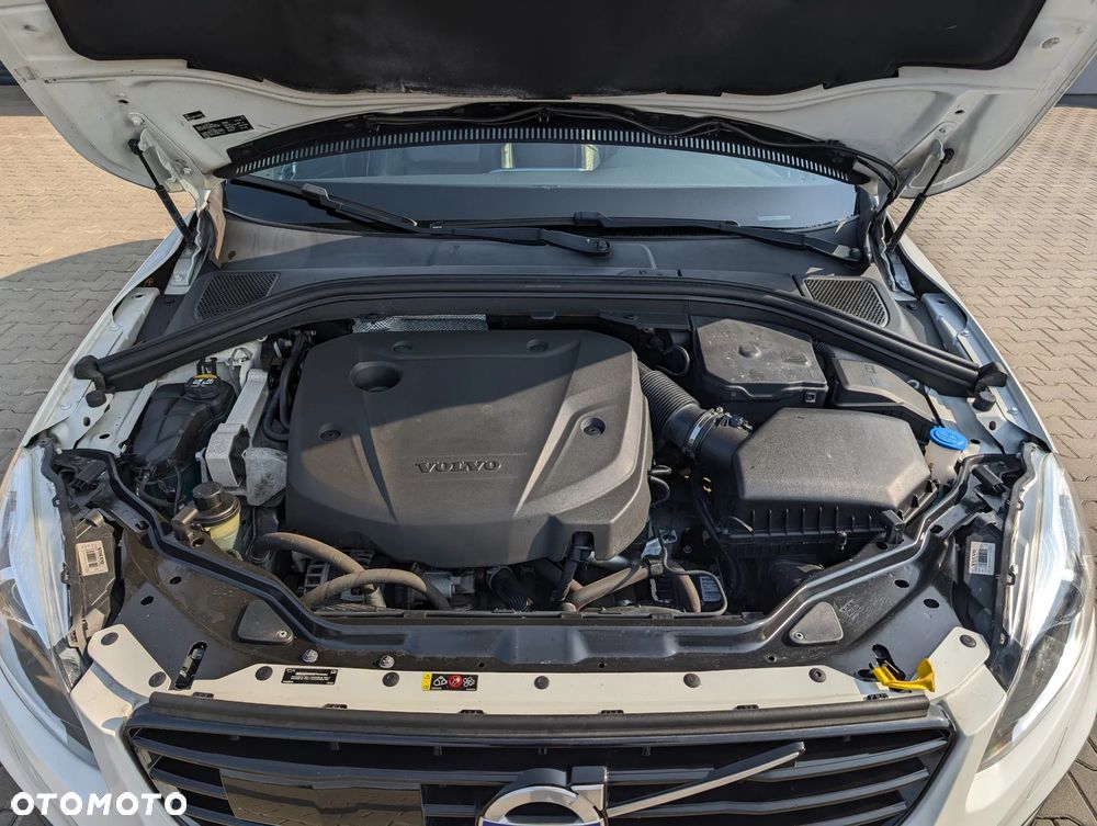 Volvo XC 60 D4 Geartronic RDesign - 17