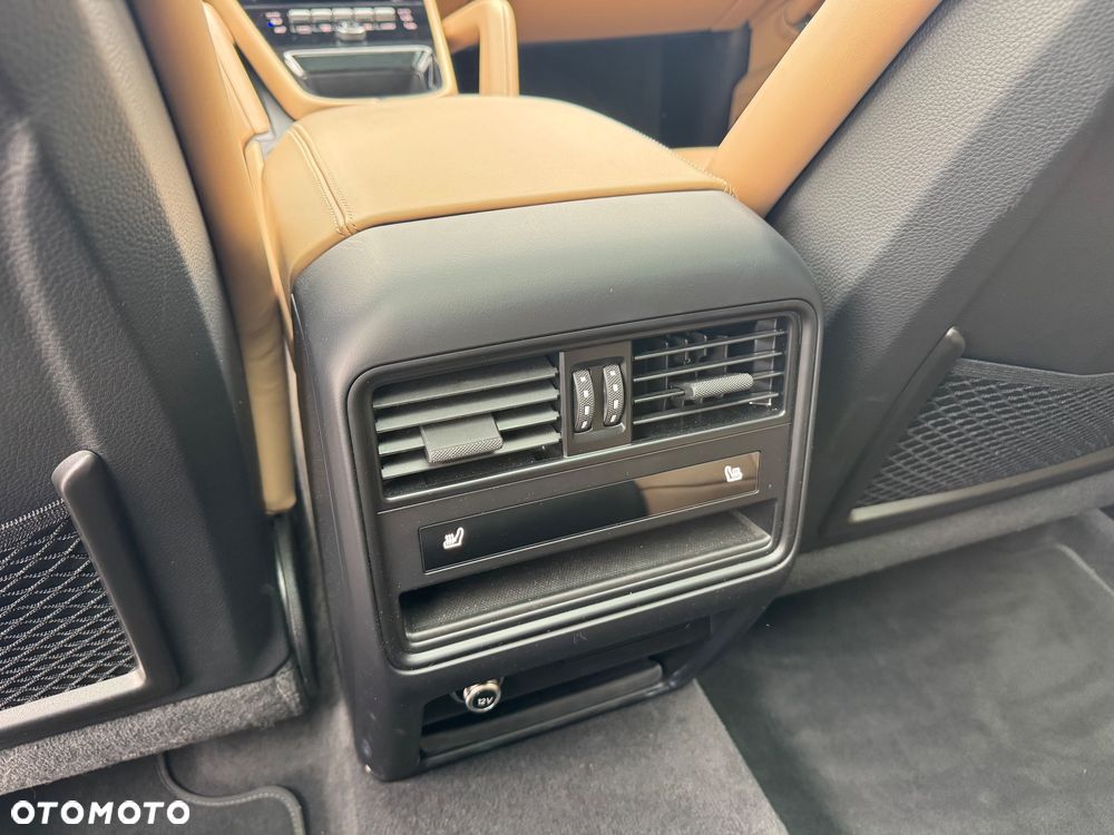 Porsche Cayenne Standard - 25
