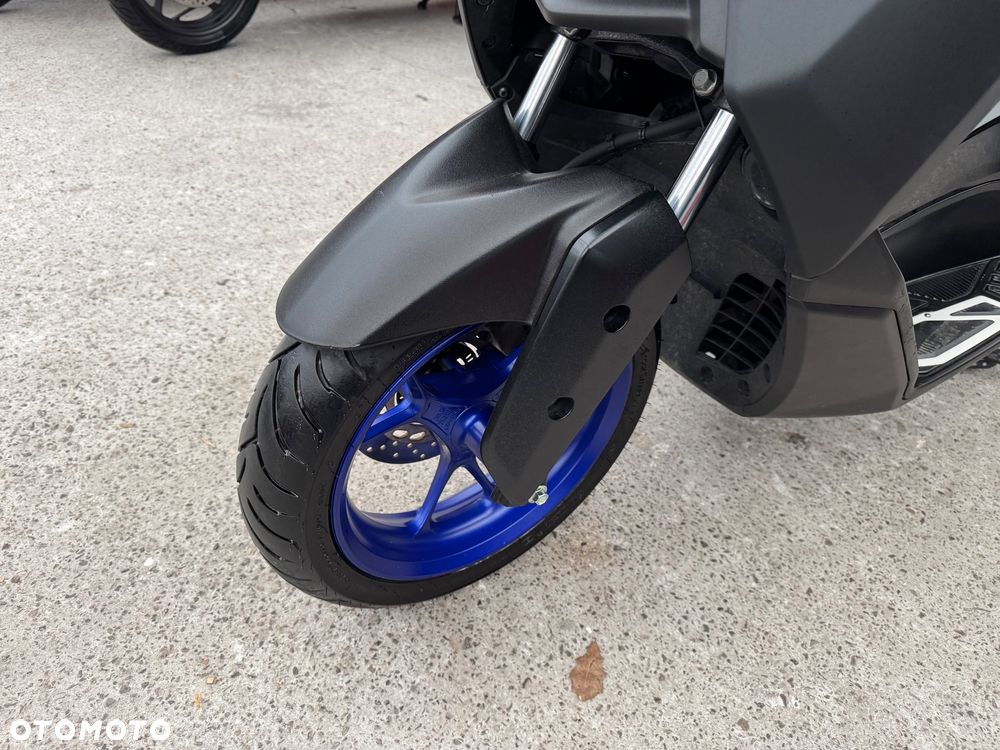 Yamaha NMAX - 16