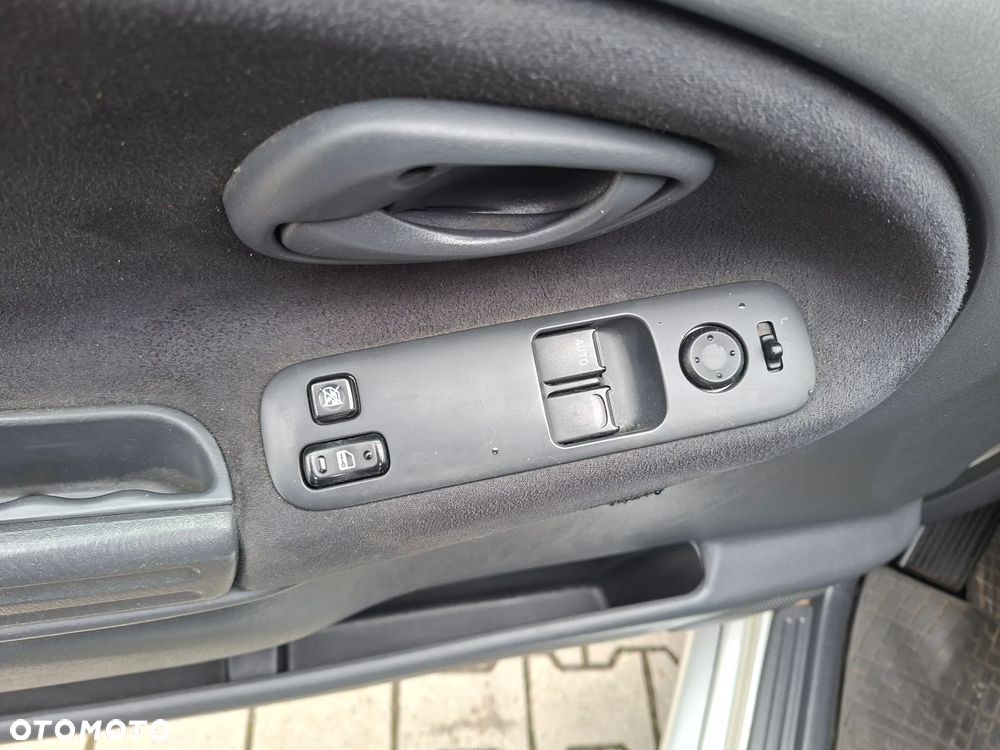 Suzuki Grand Vitara 1.6 Comfort Limited - 26