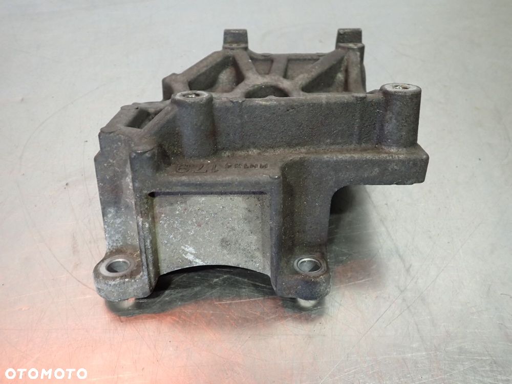 ŁAPA SPRĘŻARKI KLIMATYZACJI MITSUBISHI LANCER VII - 4
