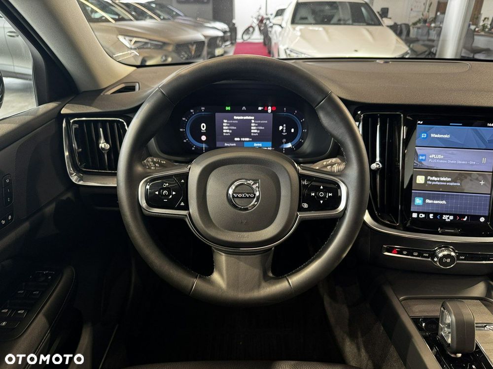 Volvo V60 Cross Country - 24