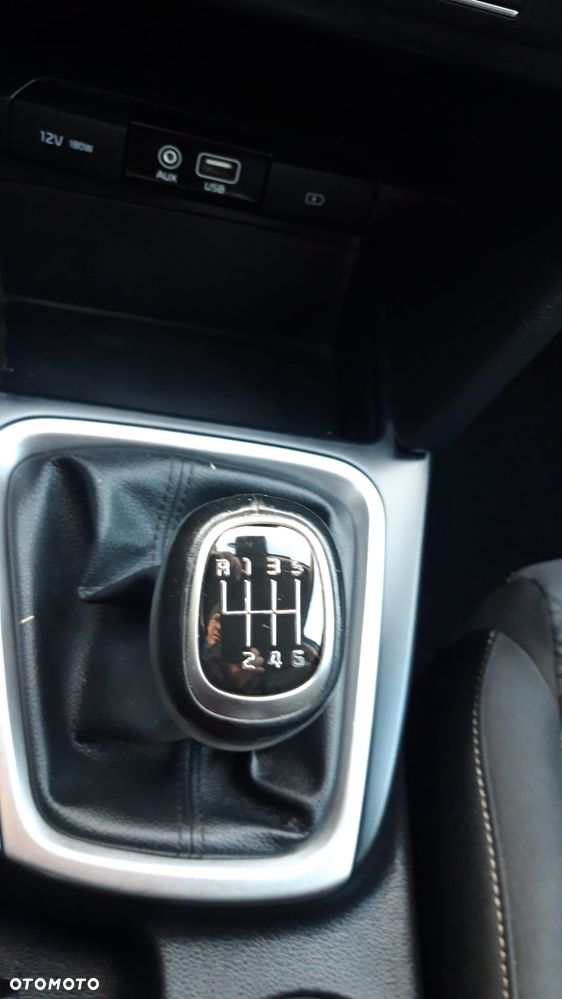 Kia Ceed 1.6 CRDi SCR M - 10