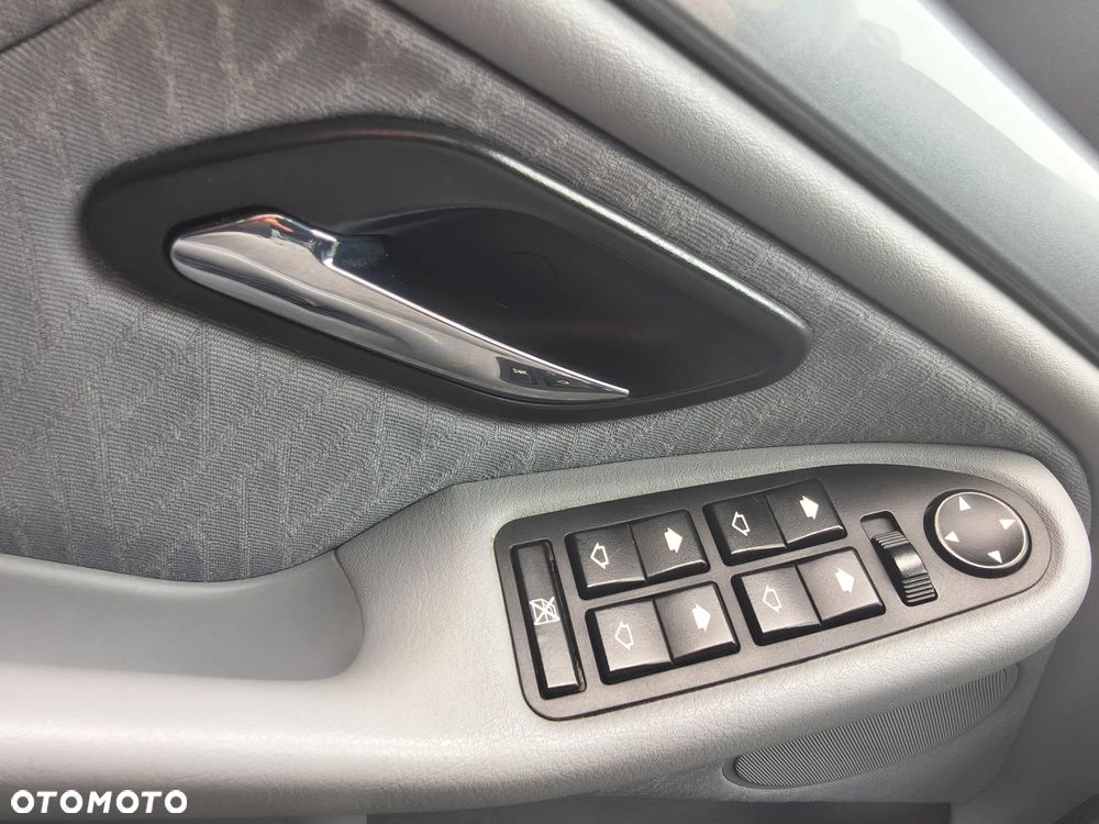 BMW Seria 5 520i Touring Edition Exclusive - 13
