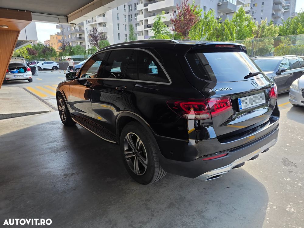 Mercedes-Benz GLC 300 e 4MATIC - 10