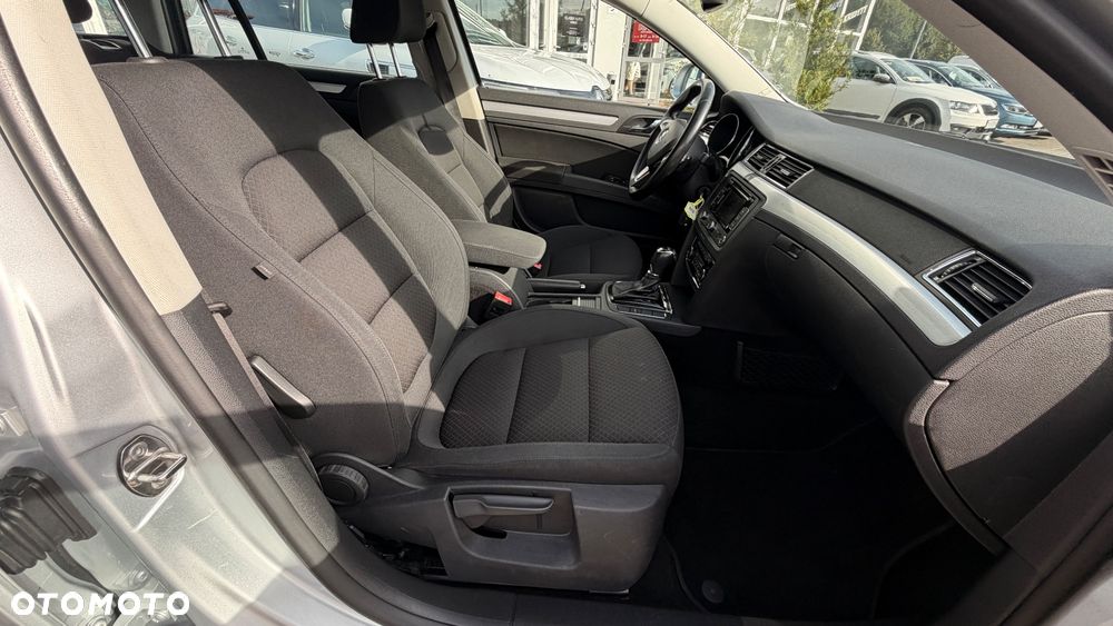 Skoda Superb 2.0 TDI DSG Ambition - 29