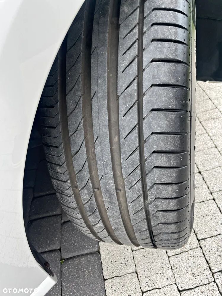 Volkswagen Passat Variant 2.0 TDI BlueMotion Technology Comfortline - 19