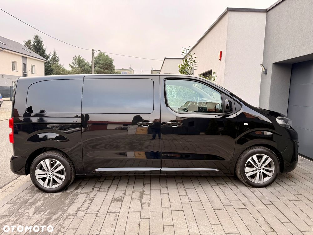 Peugeot Traveller - 12