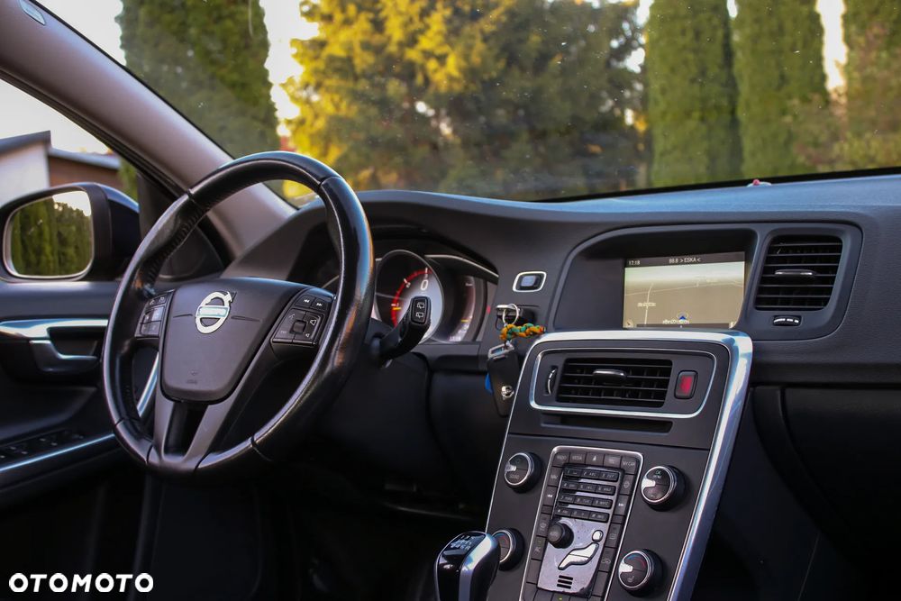 Volvo V60 D3 Summum - 33