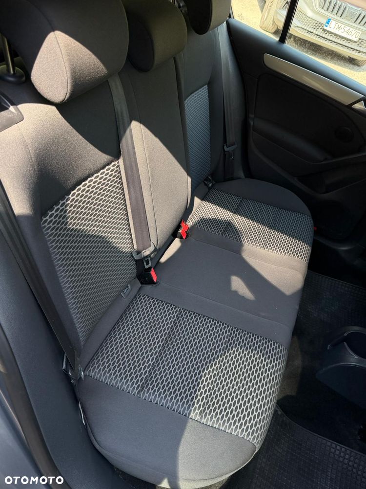 Volkswagen Golf - 10