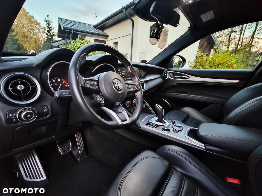 Alfa Romeo Stelvio - 10