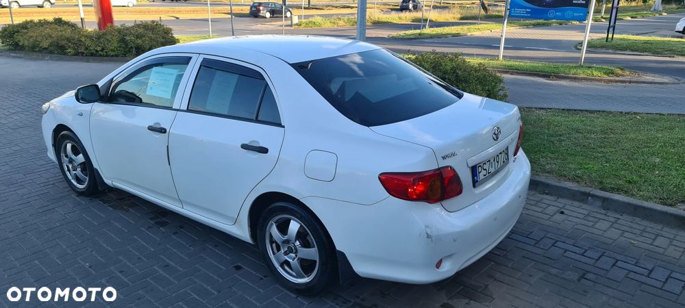 Toyota Corolla 1.4 D-4D Luna - 7