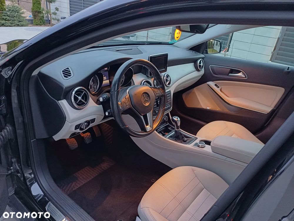 Mercedes-Benz GLA 200 - 9