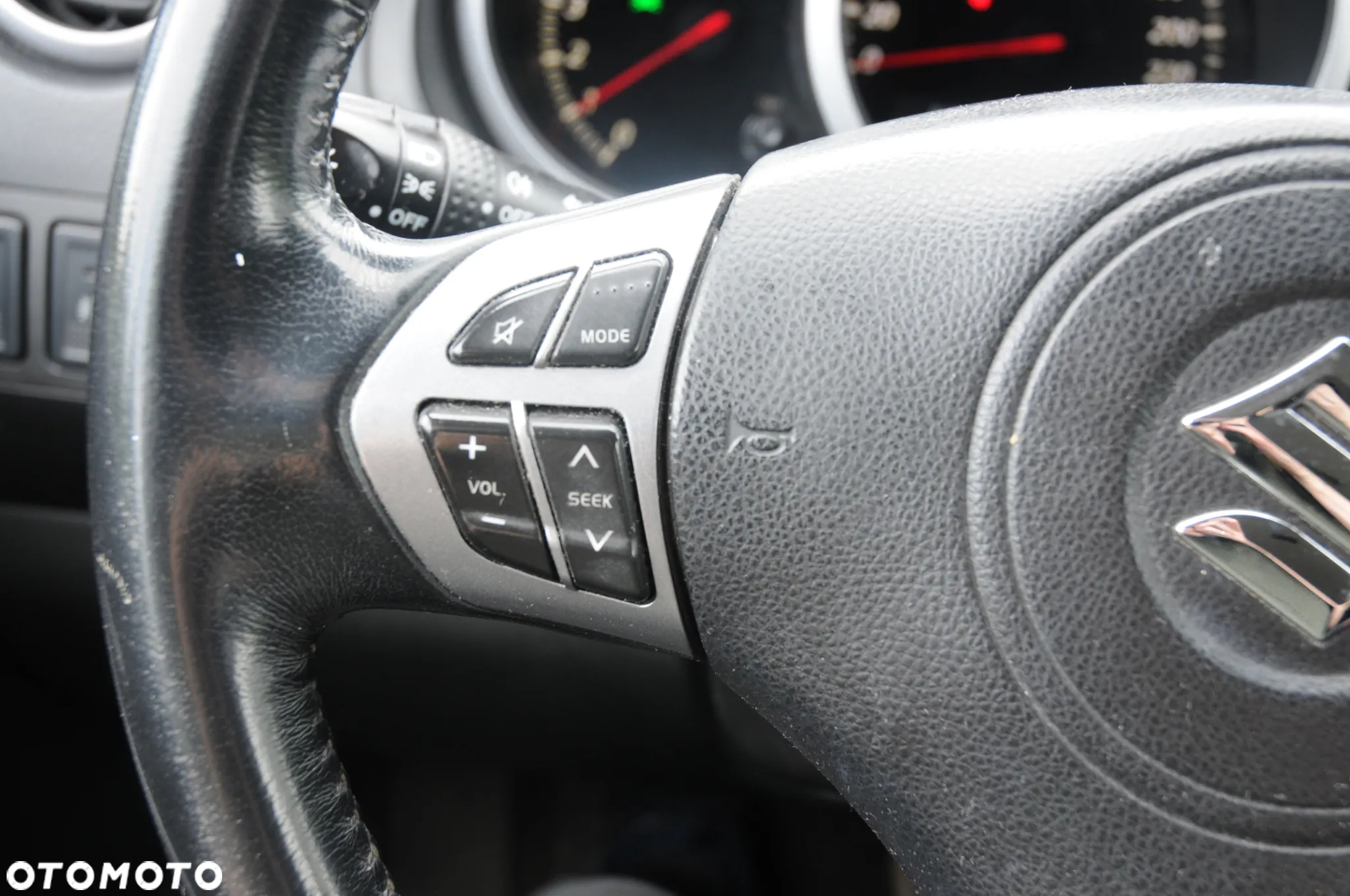 Suzuki Grand Vitara 2.4 De Luxe - 21