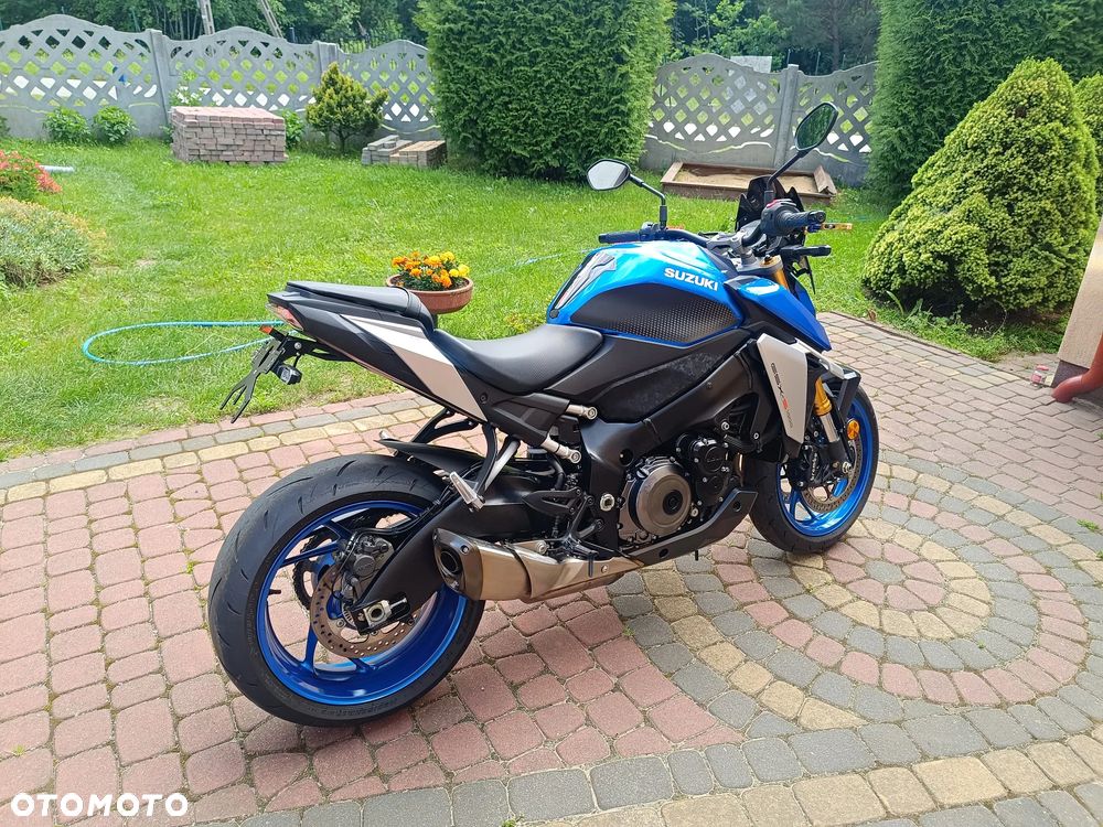 Suzuki GSX 1000 - 10