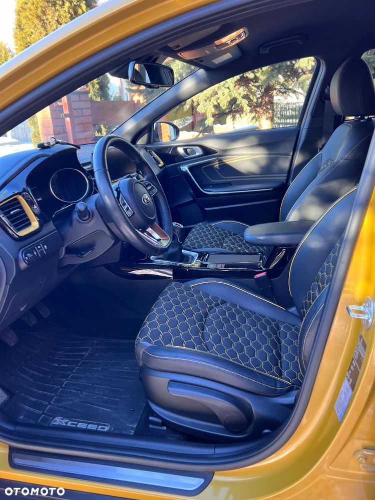 Kia XCeed 1.5 T-GDI Business Line - 14