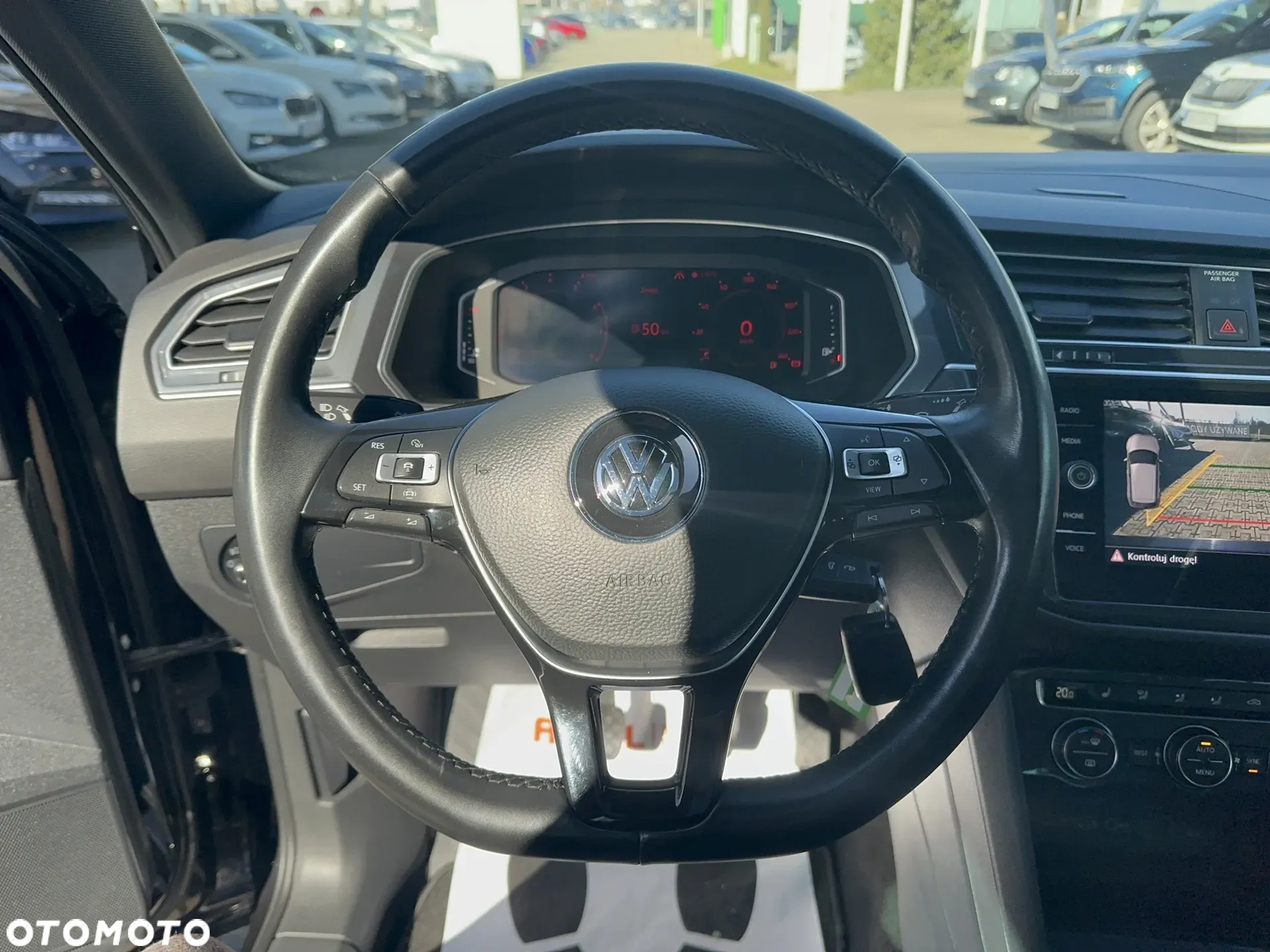 Volkswagen Tiguan - 18