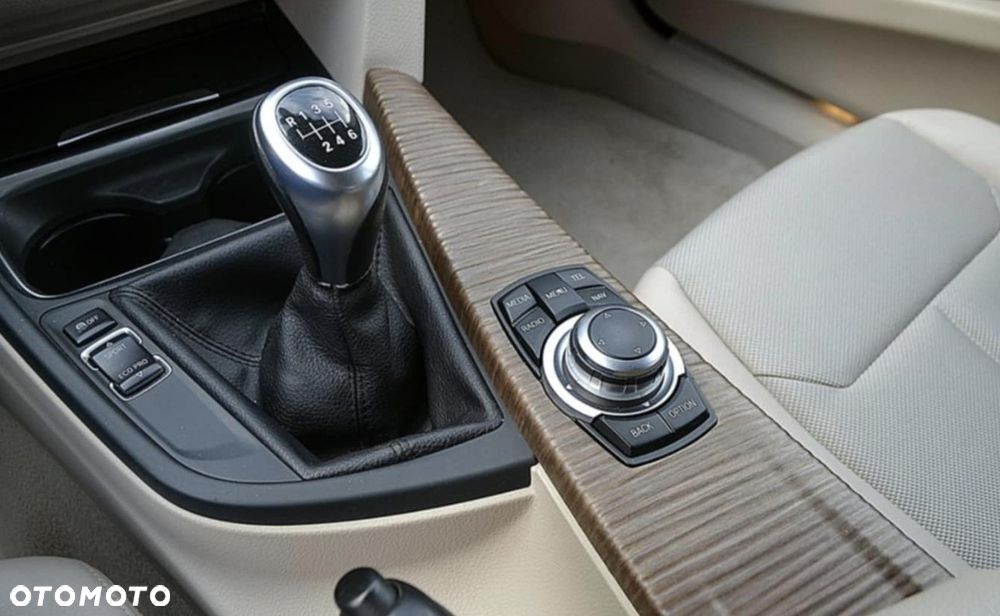 BMW Seria 3 318d Modern Line - 16