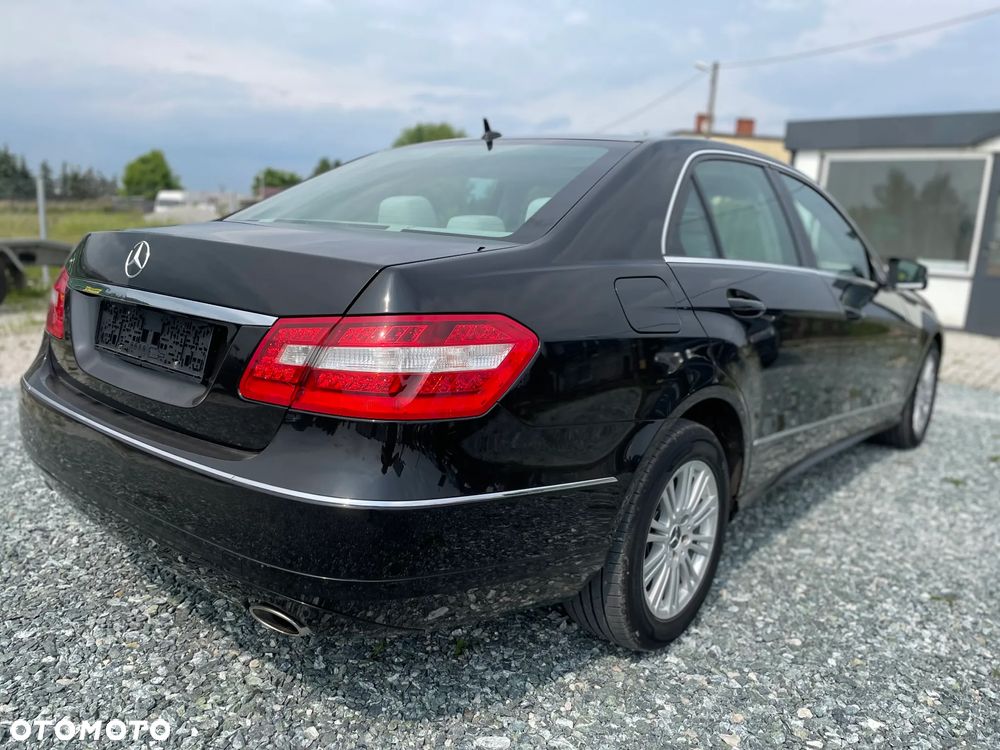 Mercedes-Benz Klasa E 350 CGI 7G-TRONIC Elegance - 36