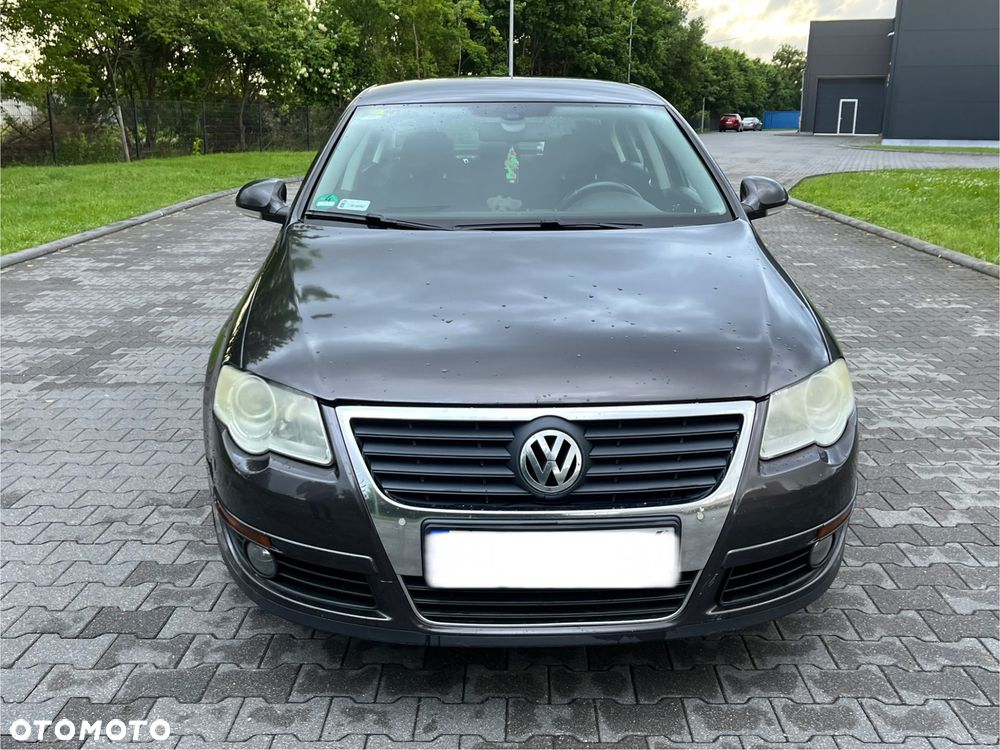 Volkswagen Passat 2.0 TDI Comfortline DSG - 2