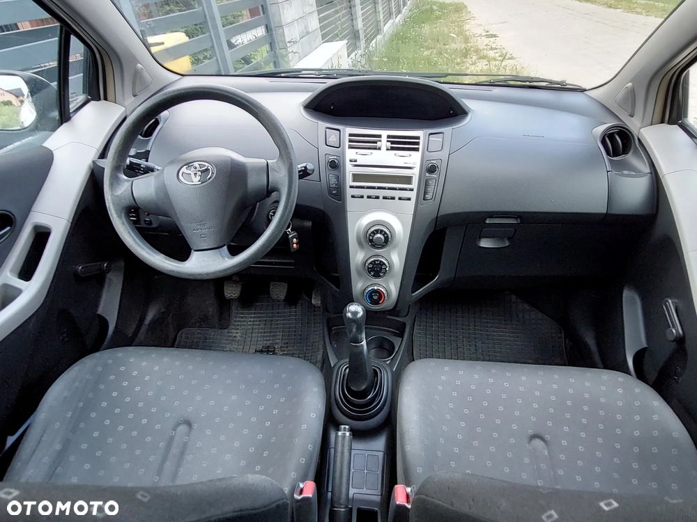Toyota Yaris 1.0 Terra A/C - 9