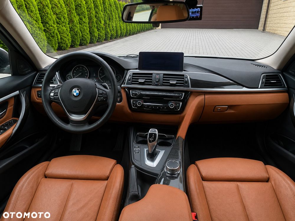 BMW Seria 3 330i GPF xDrive - 11