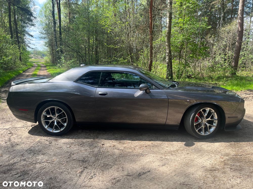 Dodge Challenger - 4