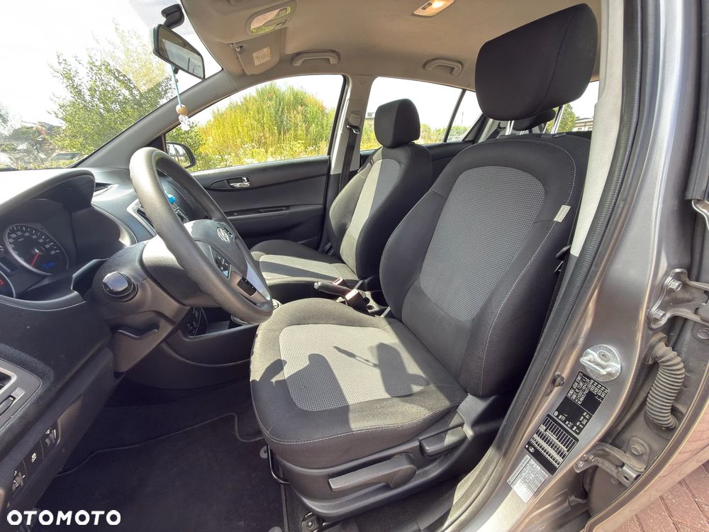Hyundai i20 1.1 CRDi Style - 11