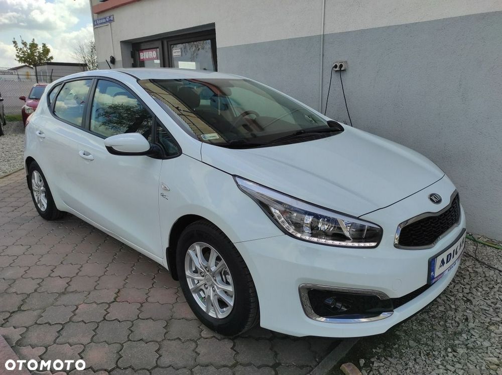 Kia Ceed - 8