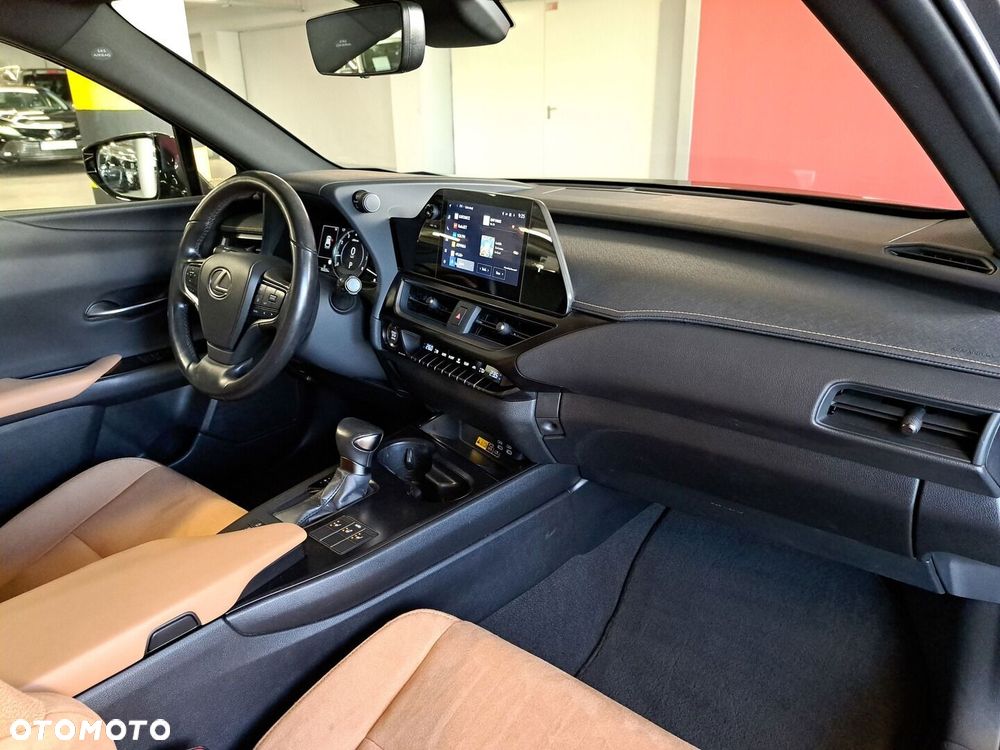 Lexus UX - 17