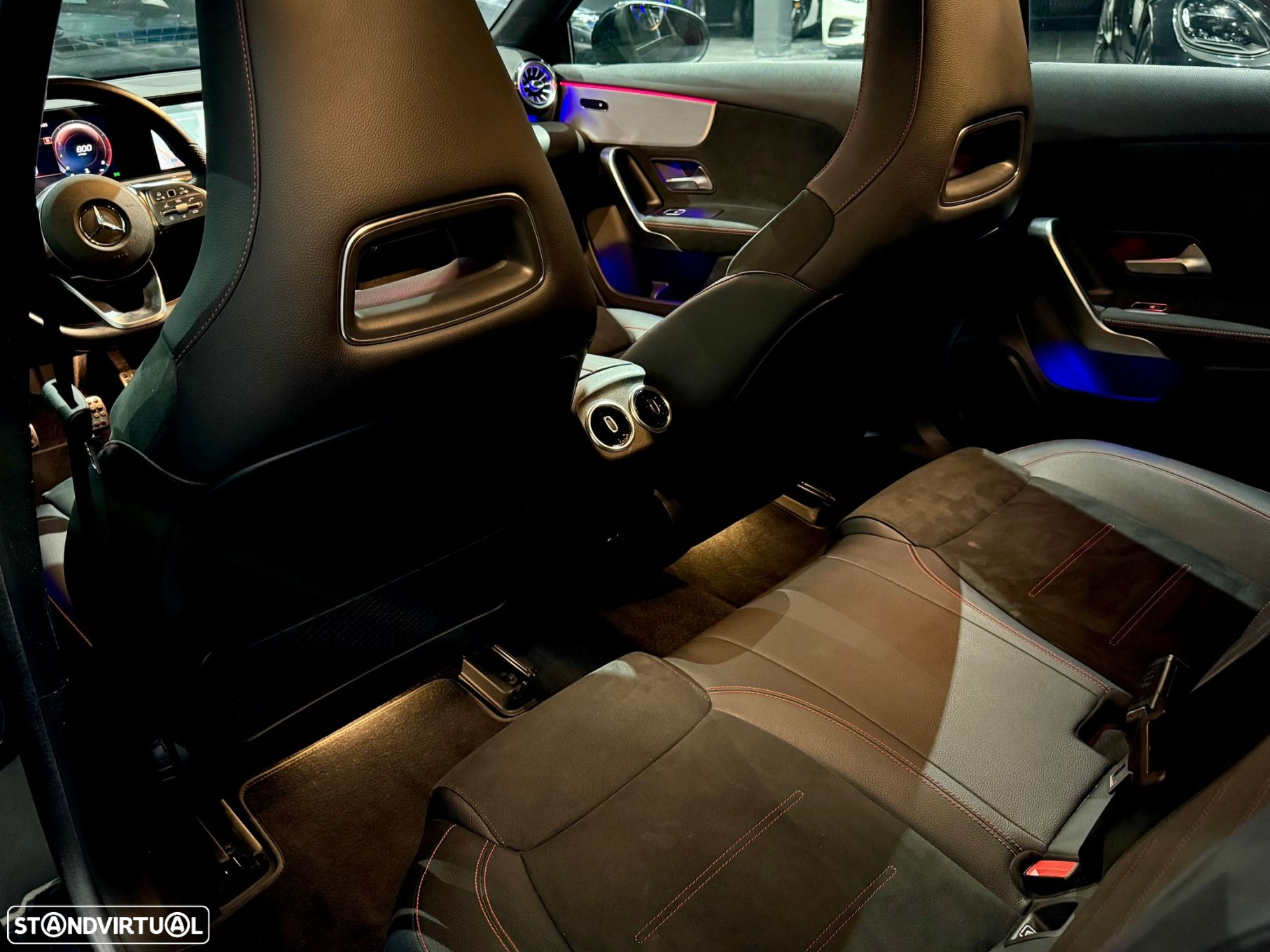 Mercedes-Benz A 180 AMG Line - 14