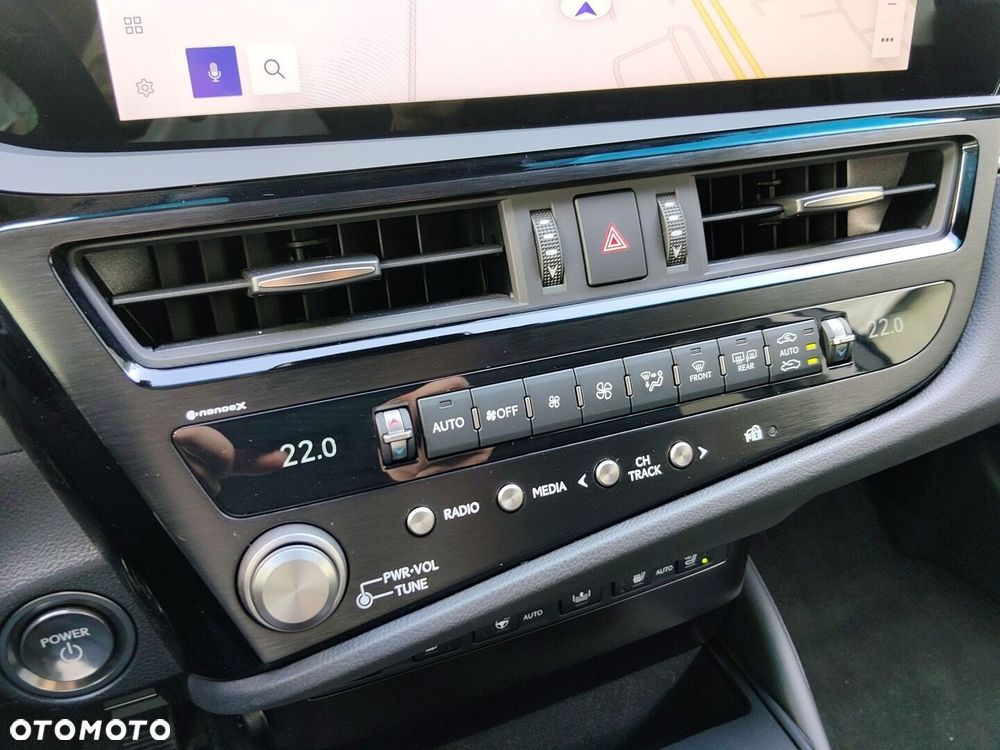 Lexus ES 300h Prestige - 24