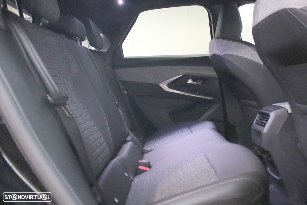 Peugeot 3008 1.2 Hybrid Allure e-DCS6 - 23