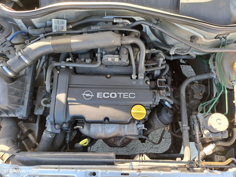 Opel Corsa 1.2 Twinport Cosmo - 15