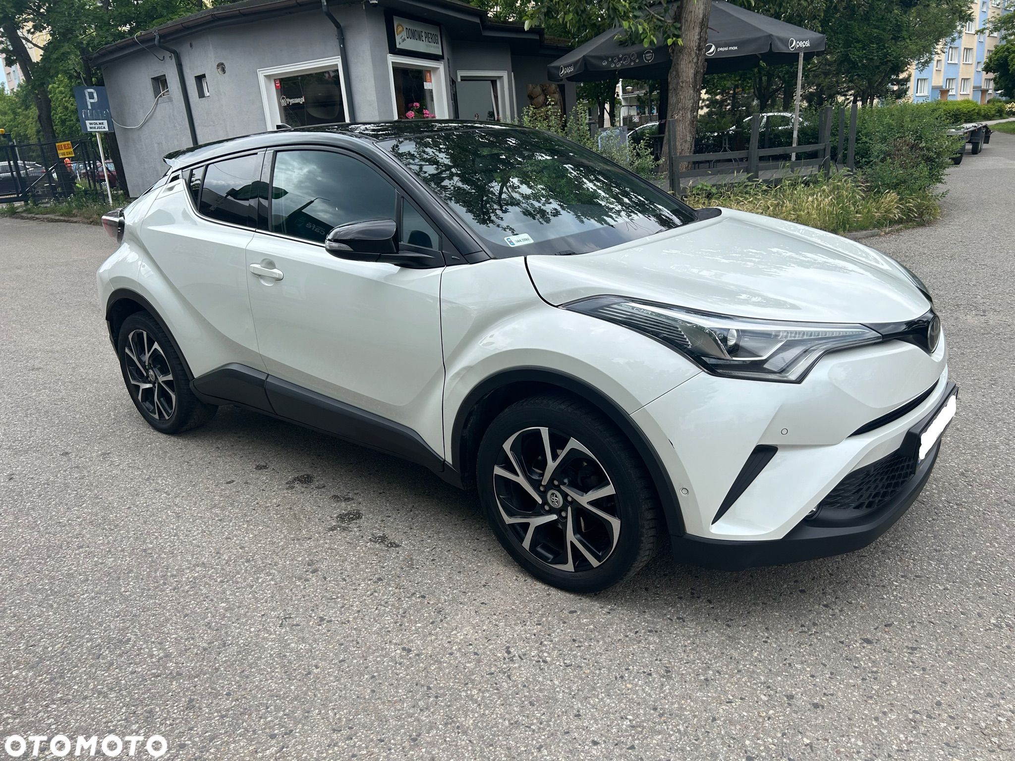 Toyota C-HR 1.2 T Dynamic - 1