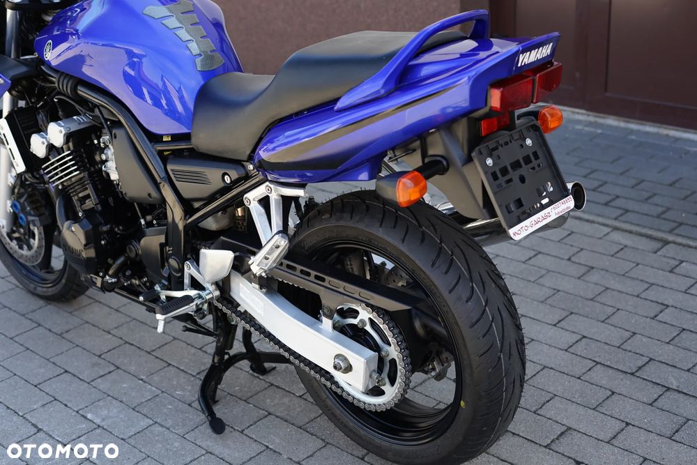 Yamaha FZS - 26
