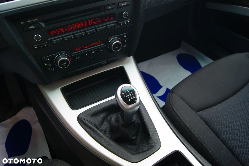 BMW Seria 3 320i Edition Sport - 22