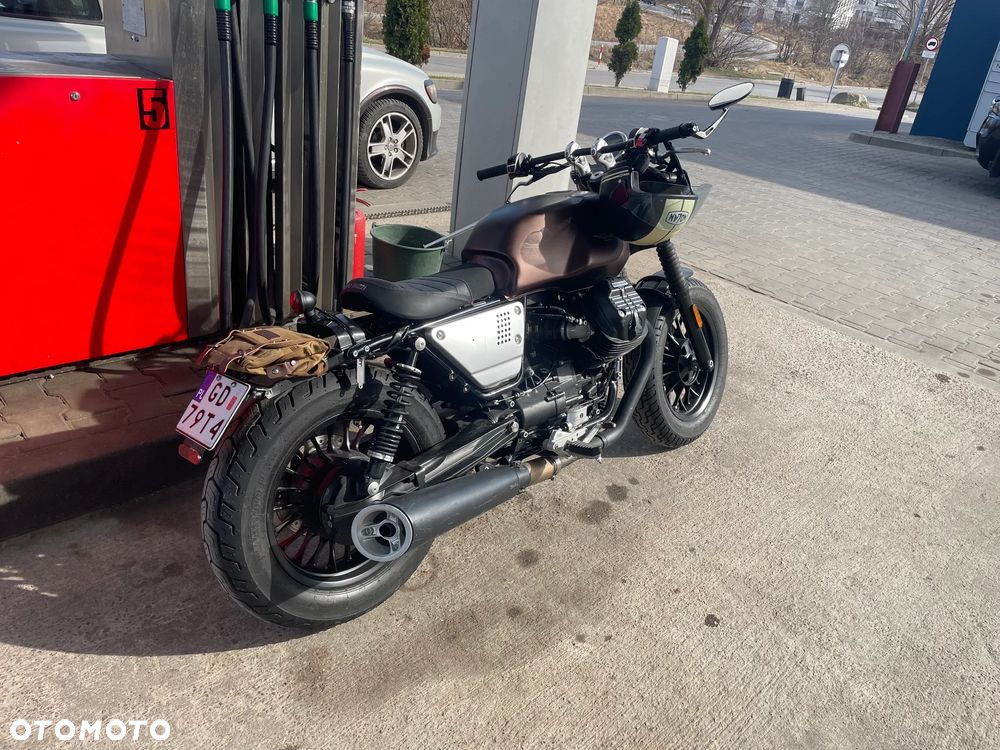 Moto Guzzi V9 - 1
