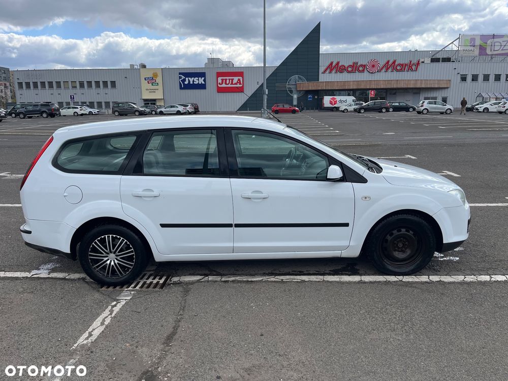 Ford Focus 1.6 Ambiente - 3