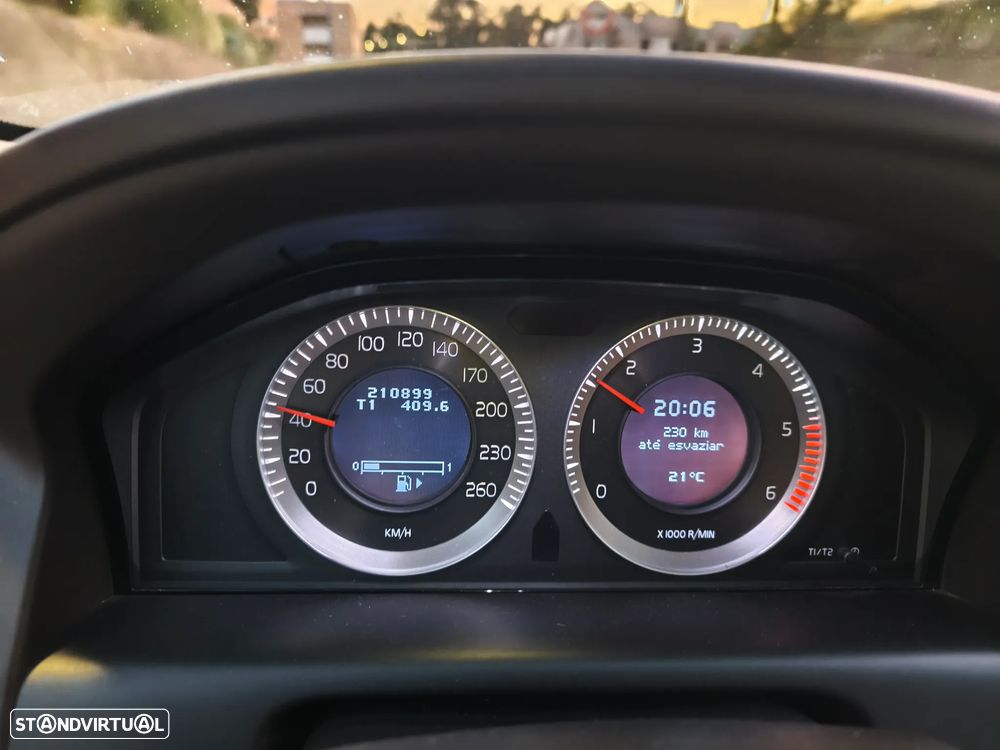 Volvo XC 60 2.4 D Drive - 9