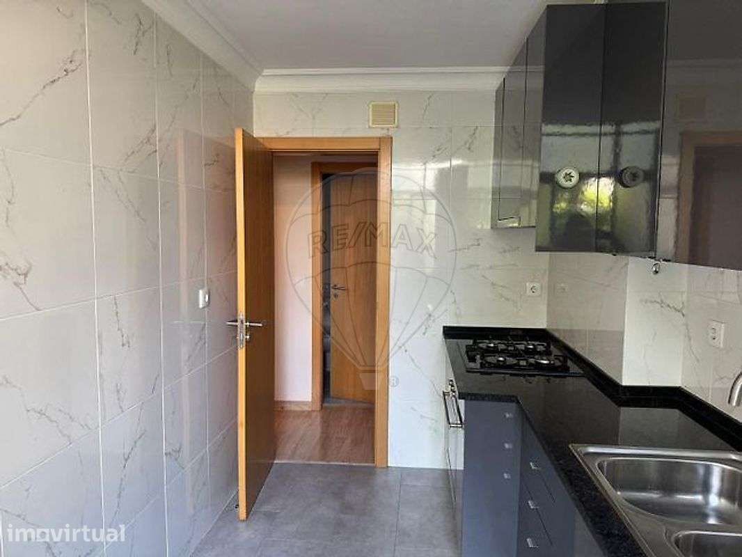 Apartamento T2 para arrendamento - Grande imagem: 2/9