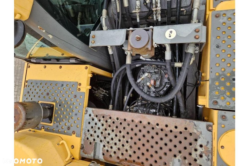Volvo EC 300 D L - 18